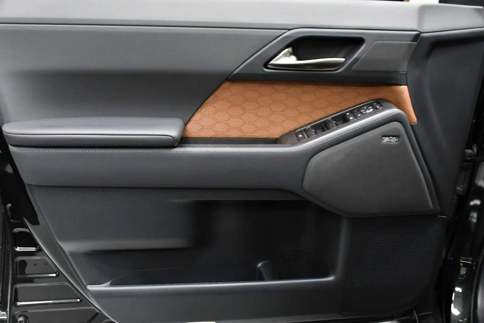 Certified Used 2025 Caviar Lexus Luxury+ image 15