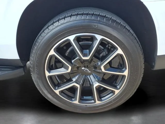 Used 2024 Summit White Chevrolet RST image 30