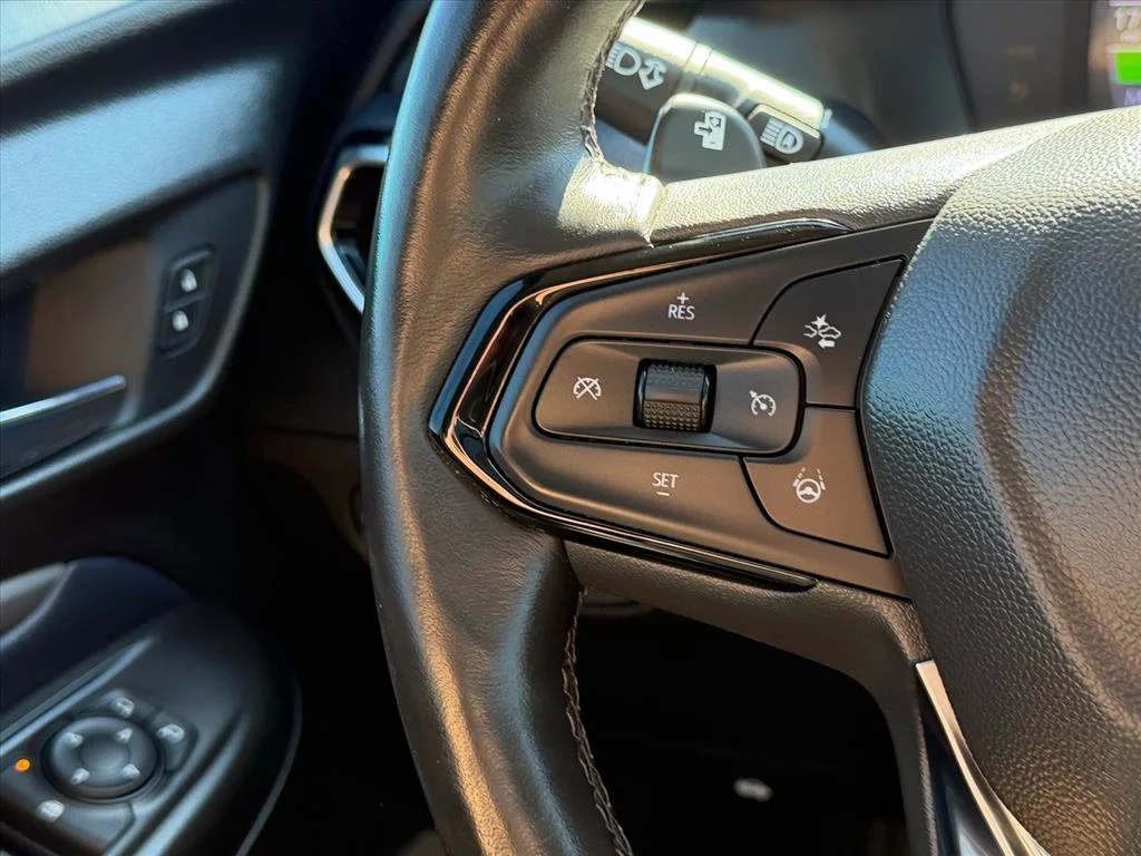 Used 2022 Blue Chevrolet Premier image 21