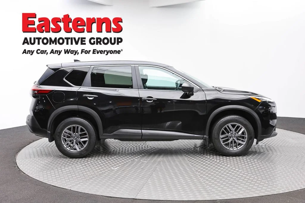 Used 2023 Black Nissan S image 4