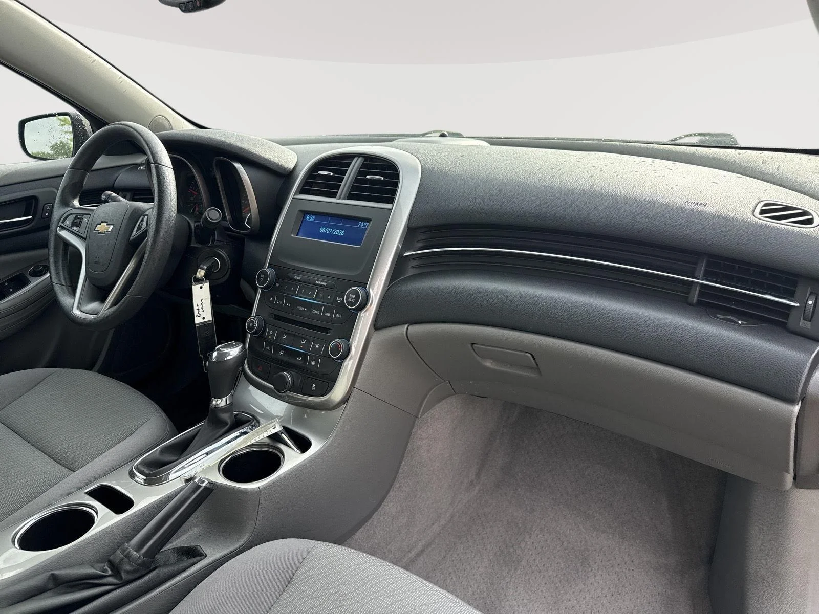 Used 2014 Champagne Silver Metallic Chevrolet LS image 27