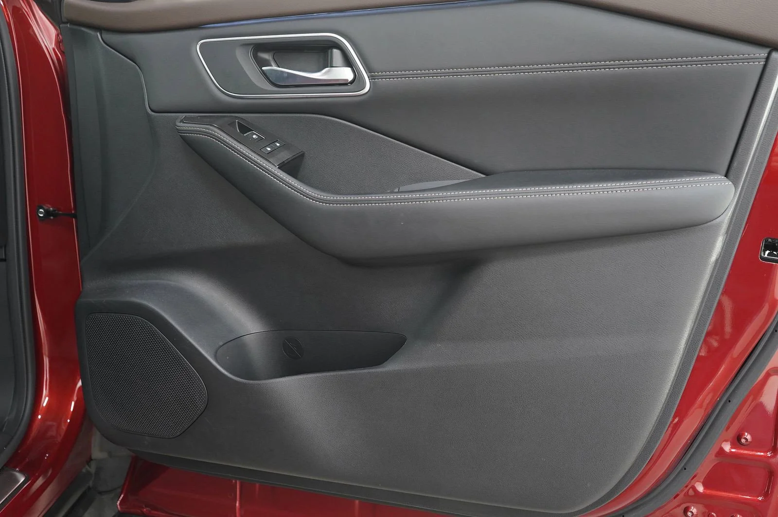 Used 2023 Scarlet Ember Tintcoat Nissan Platinum image 11