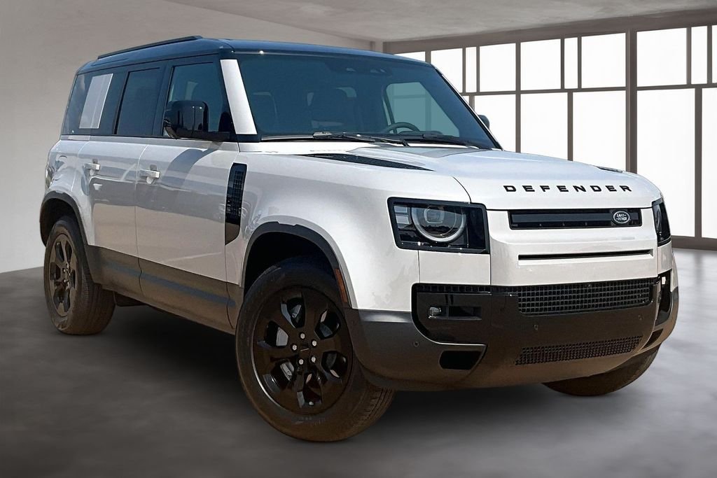 New 2026 Borasco Grey Metallic Land Rover S image 2