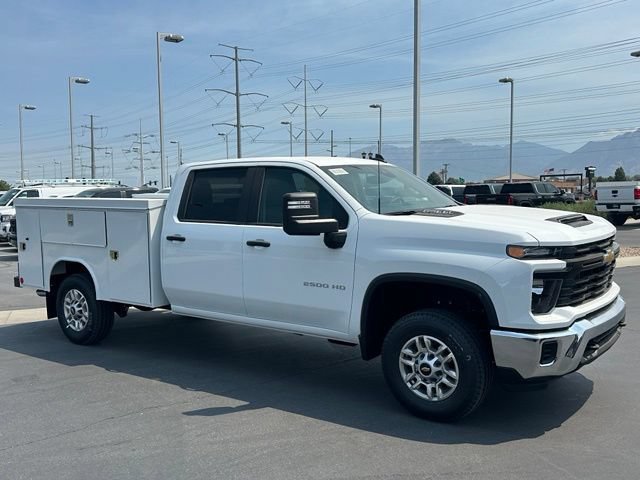 New 2026 Summit White Chevrolet WT image 9