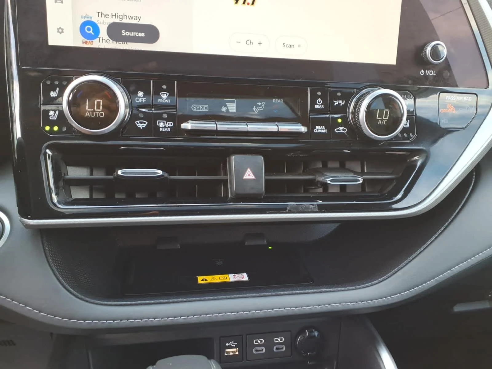 2025 Toyota Highlander Platinum - Photo 20