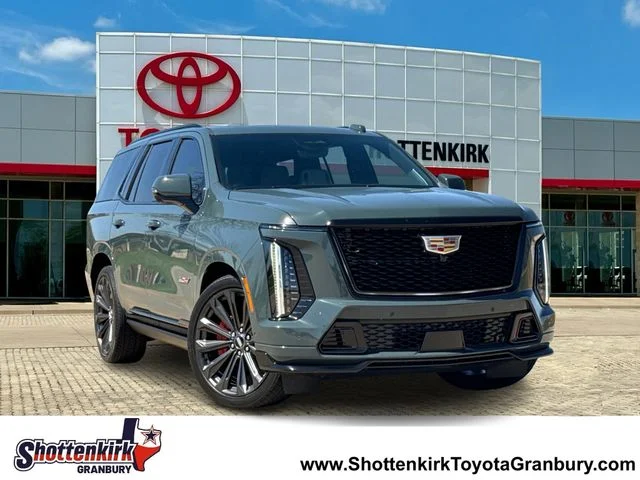 Used 2025 Green Cadillac V-Series image 1