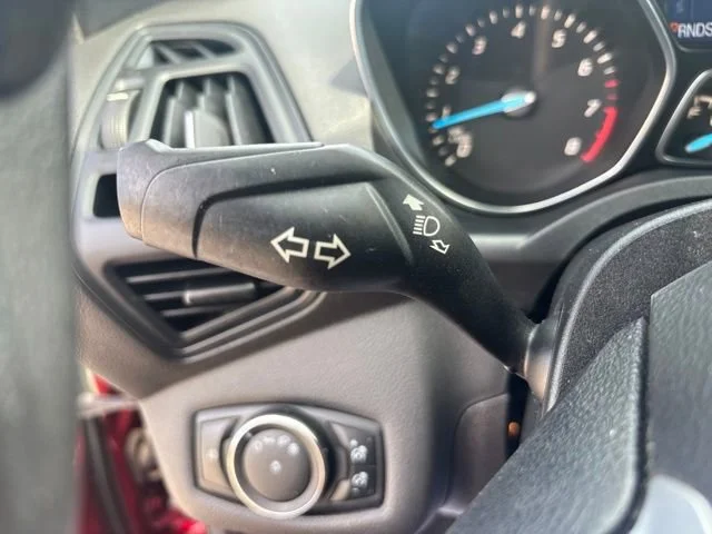 Used 2014 Red Ford SE image 11