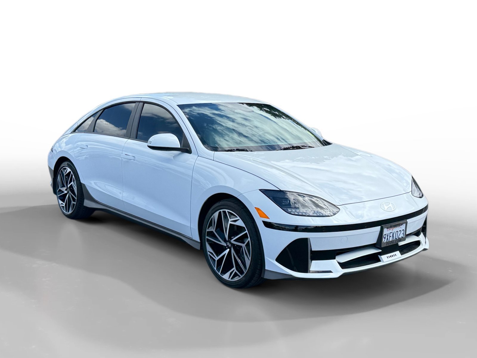 Used 2025 White Hyundai SEL image 7