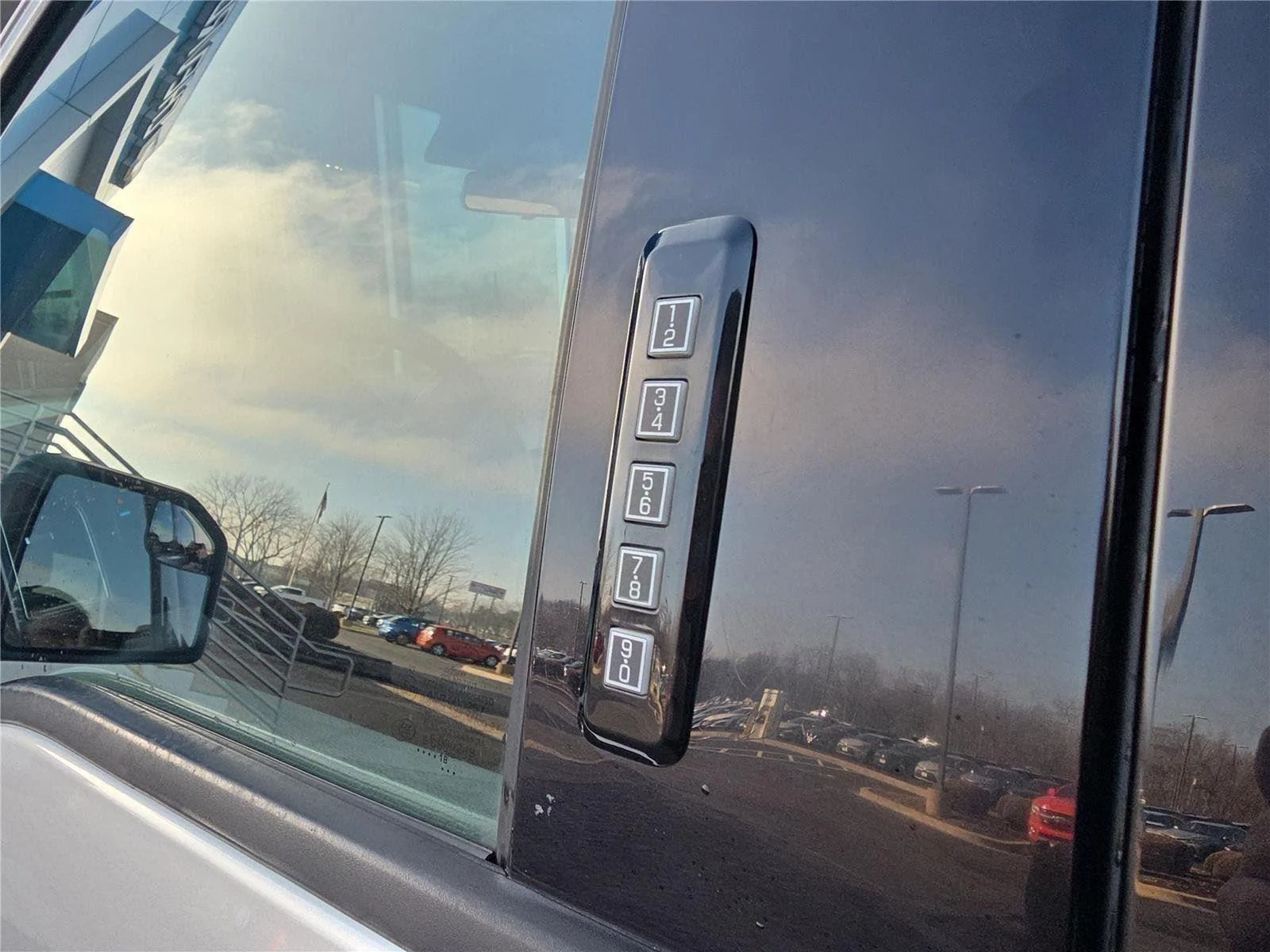 Used 2018 Ingot Silver Metallic Ford XLT image 11