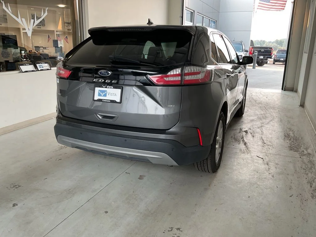 Used 2022 Gray Metallic Ford SEL image 6