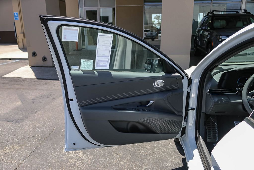 New 2026 White Hyundai SEL Sport image 23