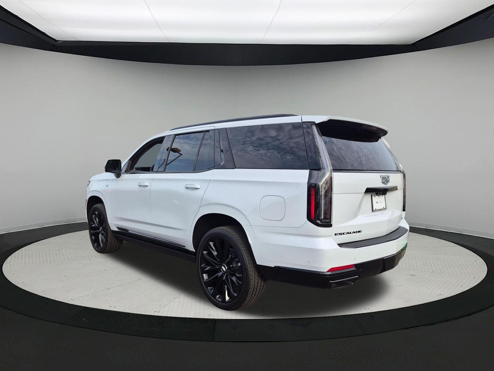 Used 2026 Vibrant White Tricoat Cadillac Platinum Sport image 3