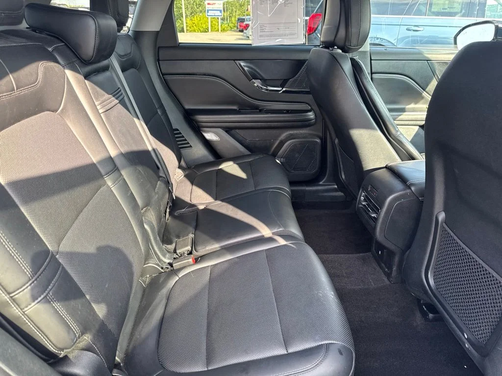 Used 2020 Silver Lincoln Standard image 37