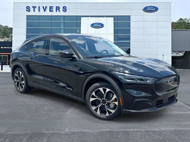 New 2026 Shadow Black Ford Select image 1