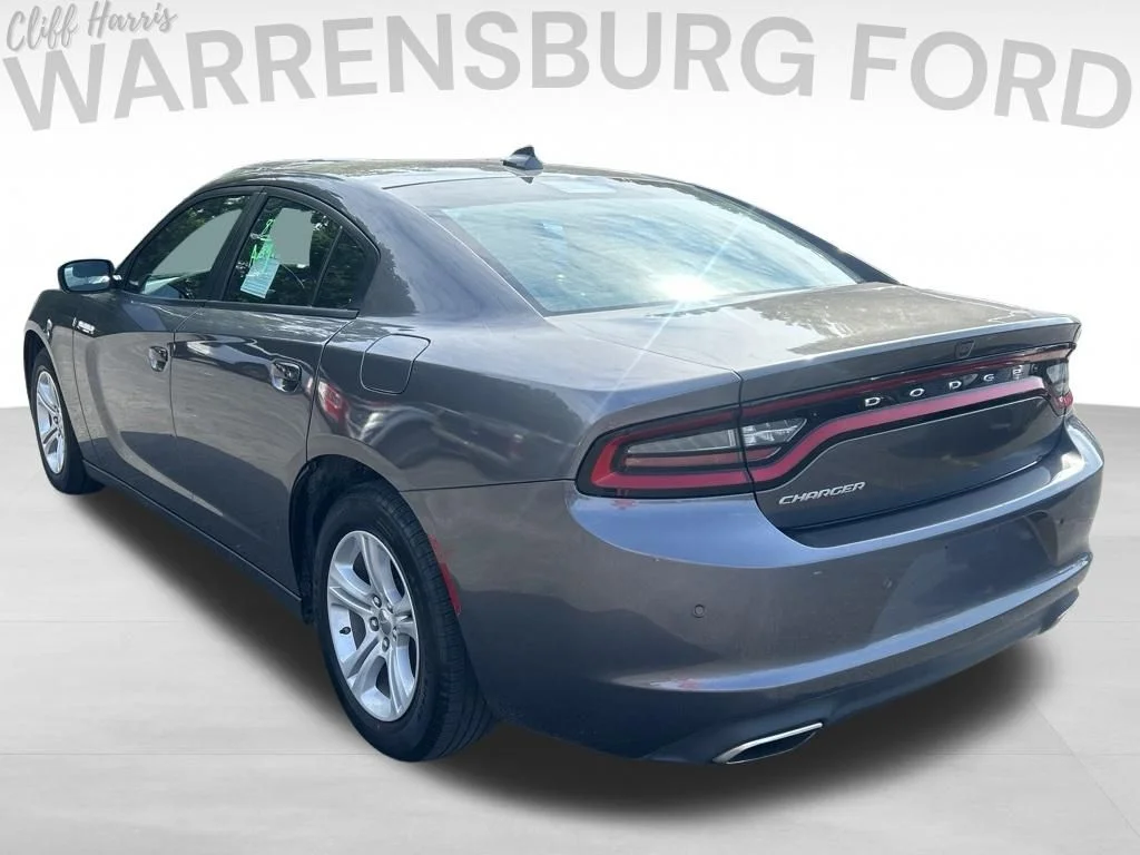 Used 2023 Granite Crystal Clearcoat Metallic Dodge SXT image 5