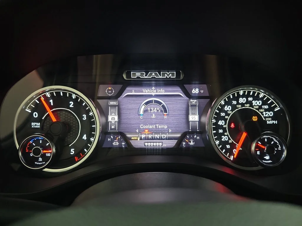 Used 2022 Silver Ram Laramie image 20