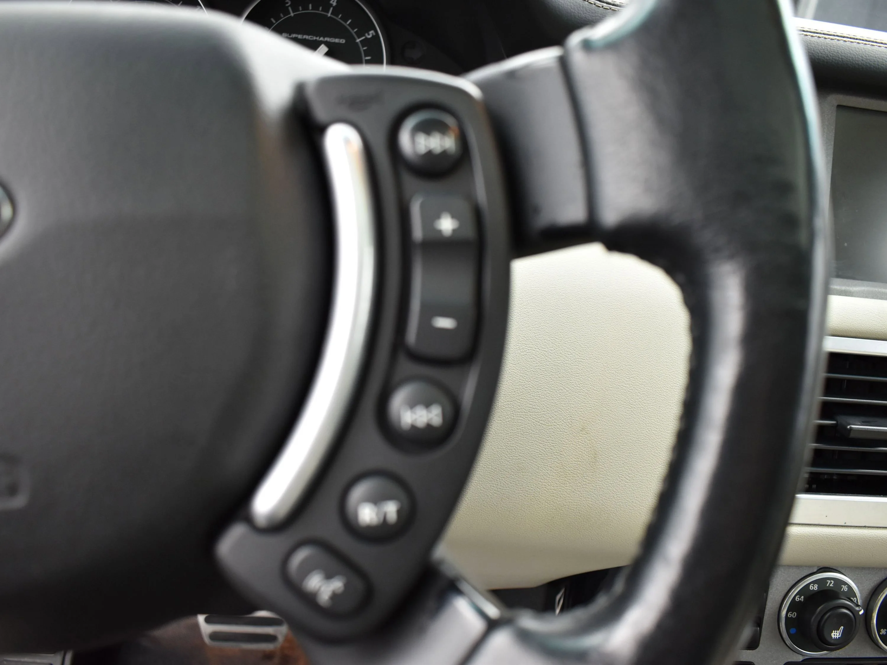 Used 2006 Java Black Land Rover SC image 11