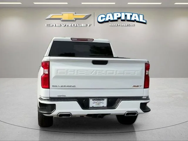 Used 2025 Summit White Chevrolet RST image 4