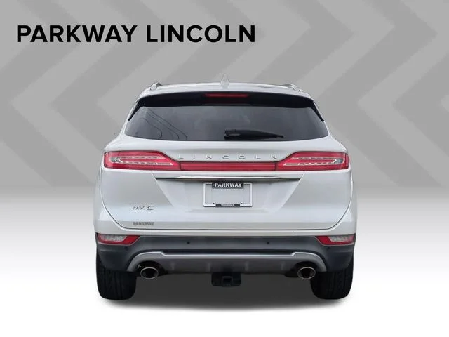 Used 2019 White Lincoln Select image 4
