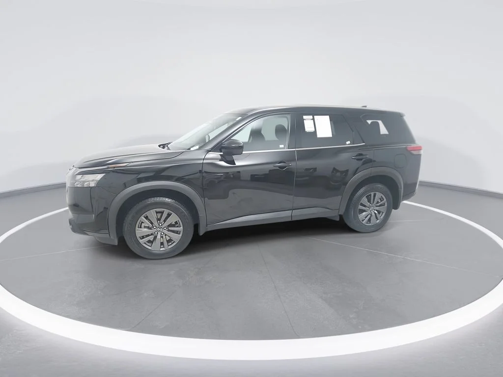 Used 2023 Black Nissan S image 4