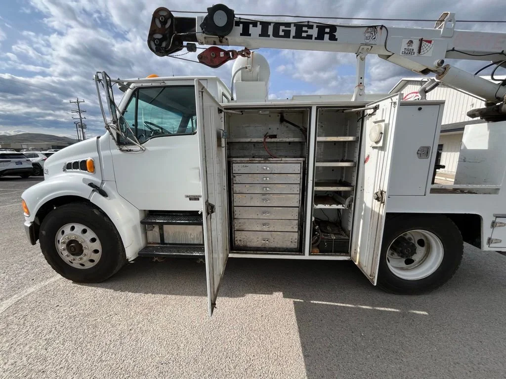 Used 2005 White Sterling ACTERRA image 22
