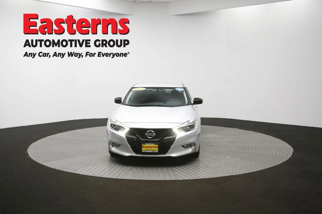 Used 2018 Silver Nissan 3.5 S image 52