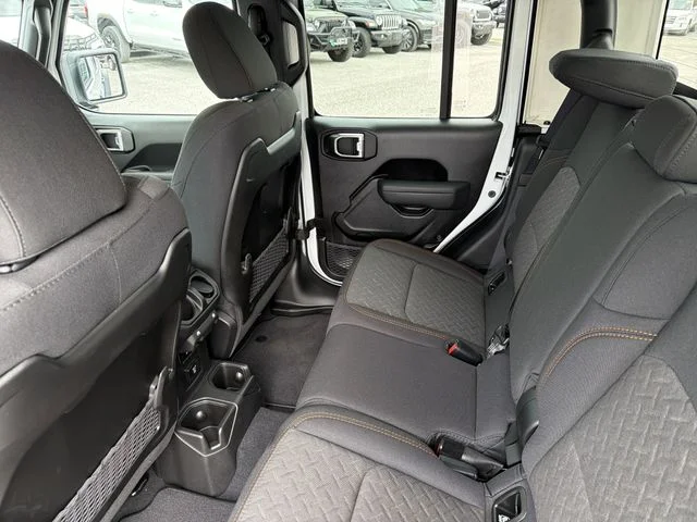 New 2026 Bright White Clear-Coat Exterior Paint Jeep Mojave image 16