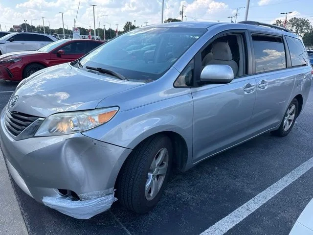 2013 Toyota Sienna LE