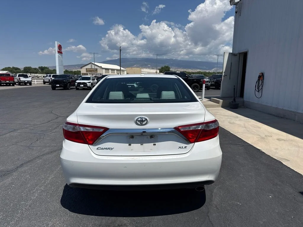 Used 2016 White Toyota XLE image 4