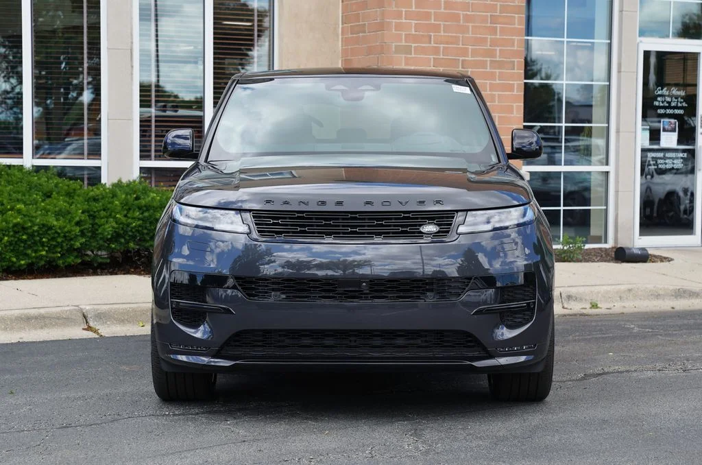 New 2026 Carpathian Grey Land Rover Dynamic SE image 4