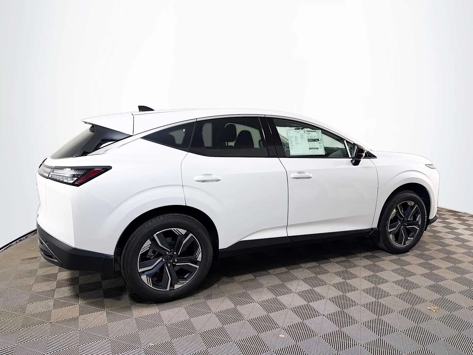 New 2026 Everest White Pearl TriCoat Nissan SL image 2