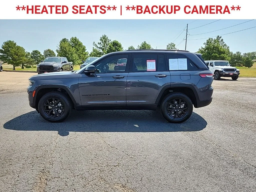 Used 2024 Gray Jeep Altitude X image 5