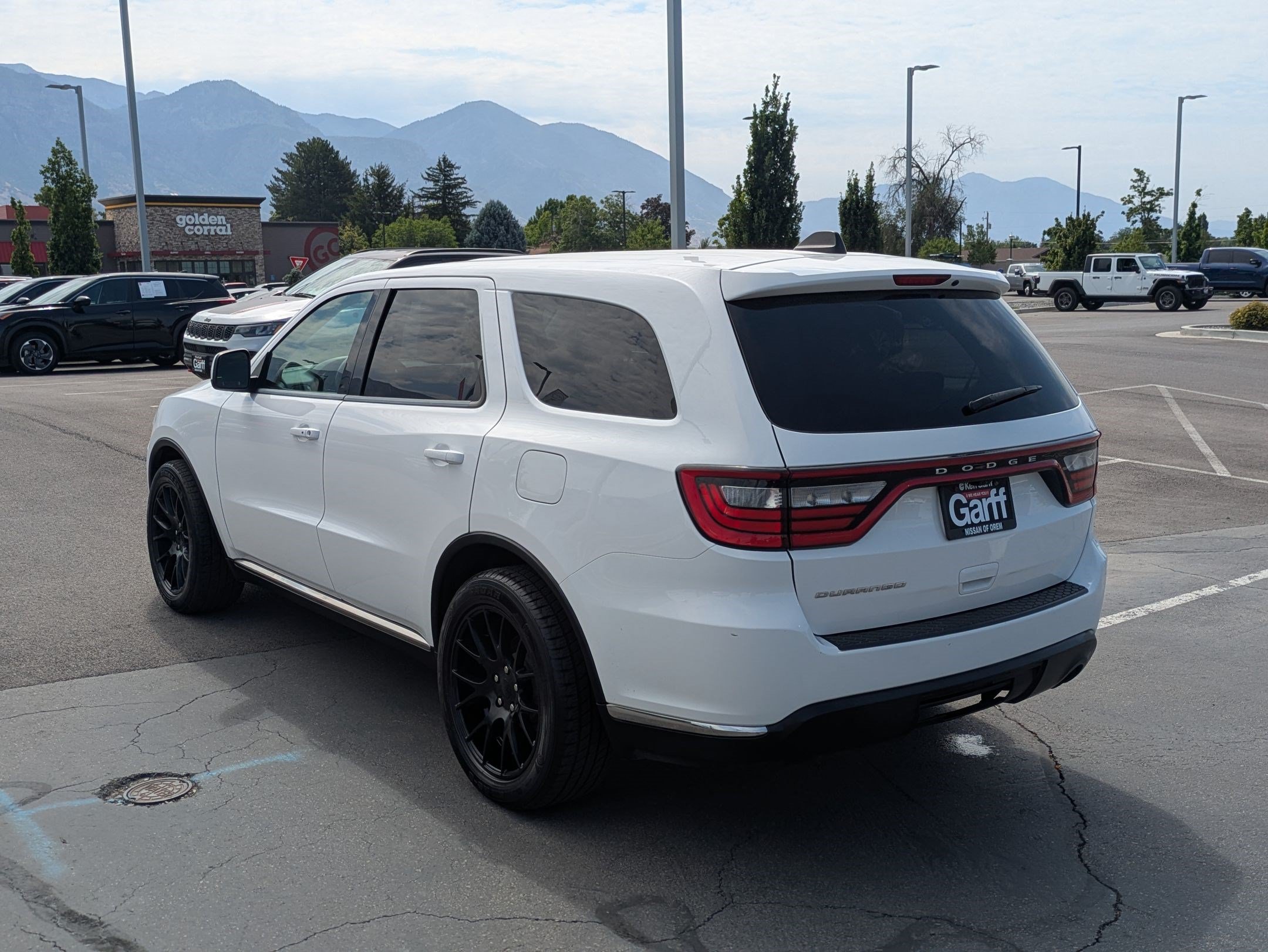 Used 2019 White Knuckle Clearcoat Dodge SXT image 5