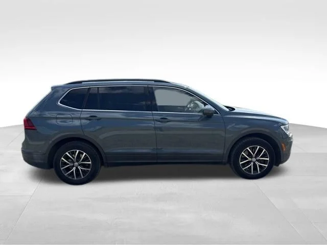 Used 2019 Green Volkswagen 2.0T SE image 2
