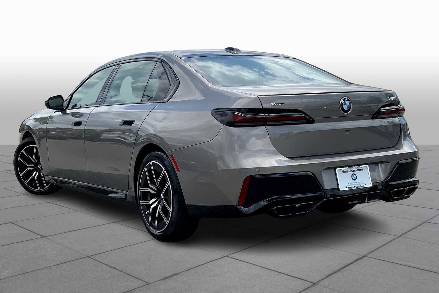 2025 BMW 7 Series 760i - Photo 12
