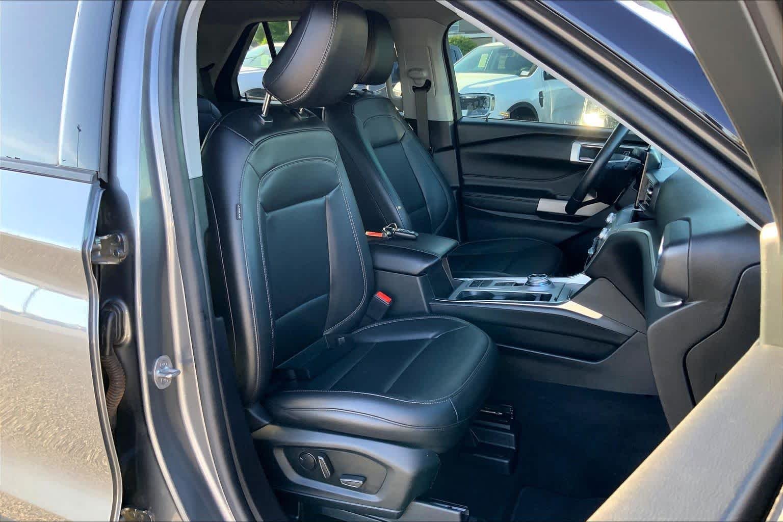Used 2022 Carbonized Gray Metallic Ford XLT image 9