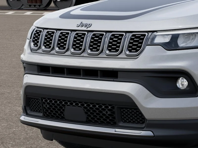 New 2026 Silver Zynith Metallic Clear-Coat Exterior Paint Jeep Latitude image 7