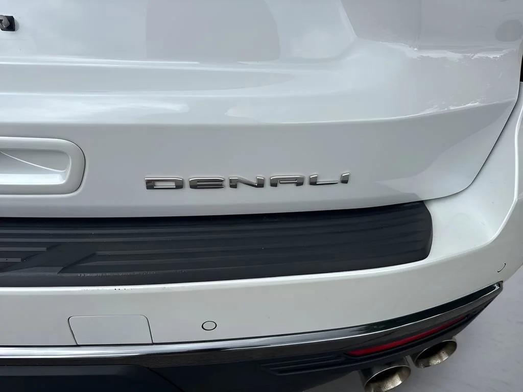 Used 2023 White Frost Tricoat GMC Denali Ultimate image 39