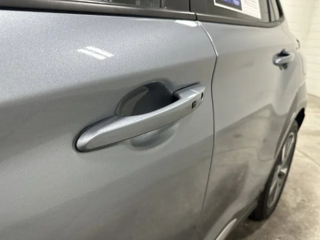 Used 2021 Silver Hyundai Limited image 11