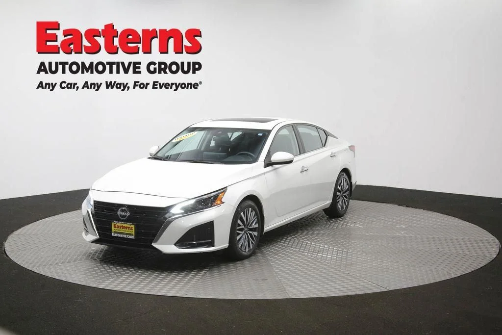 Used 2024 White Nissan 2.5 SV image 58