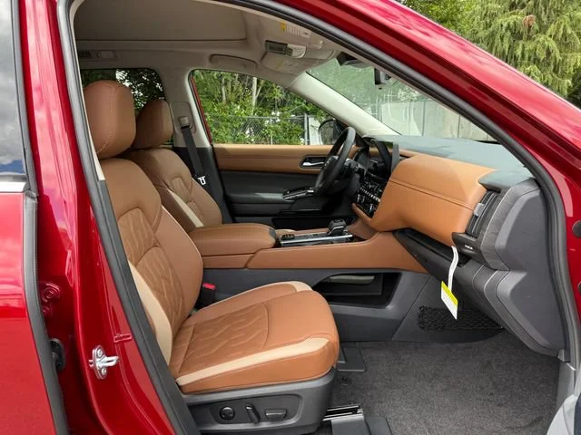 New 2026 Scarlet Ember Tintcoat Nissan Platinum image 9