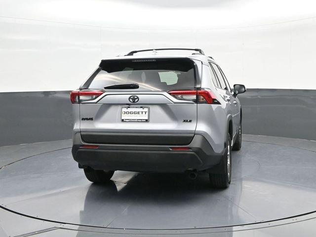Used 2025 Silver Toyota XLE image 11