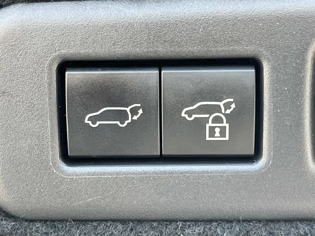 Used 2022 White Lexus 350 image 24