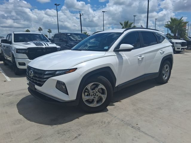 Used 2024 White Hyundai SEL image 3