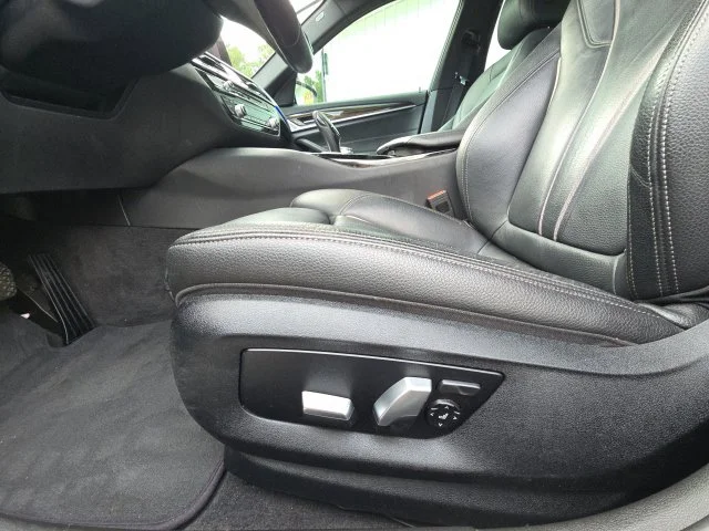 Used 2019 Black BMW 530i image 18