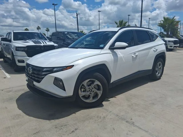 Used 2024 White Hyundai SEL image 3