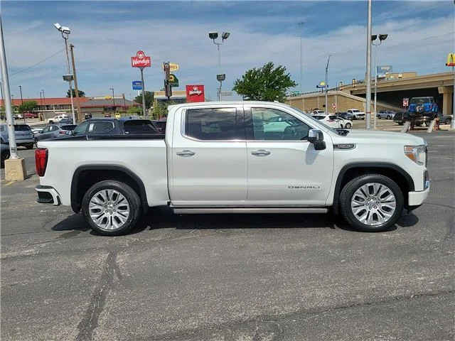 Used 2021 White Frost Tricoat GMC Denali 4x4 Crew Cab 5.75 ft. box 147.4 in. WB image 4