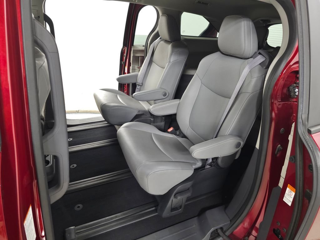 Used 2022 Pearl Toyota XLE image 34