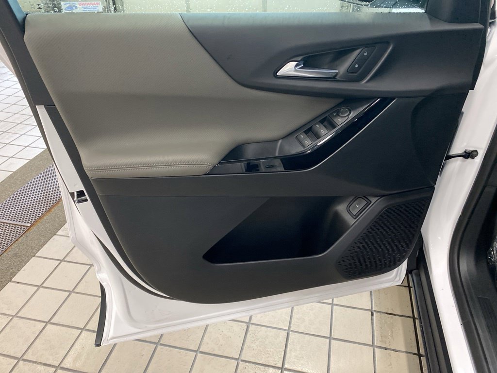 2027 Chevrolet Equinox LT - Photo 9