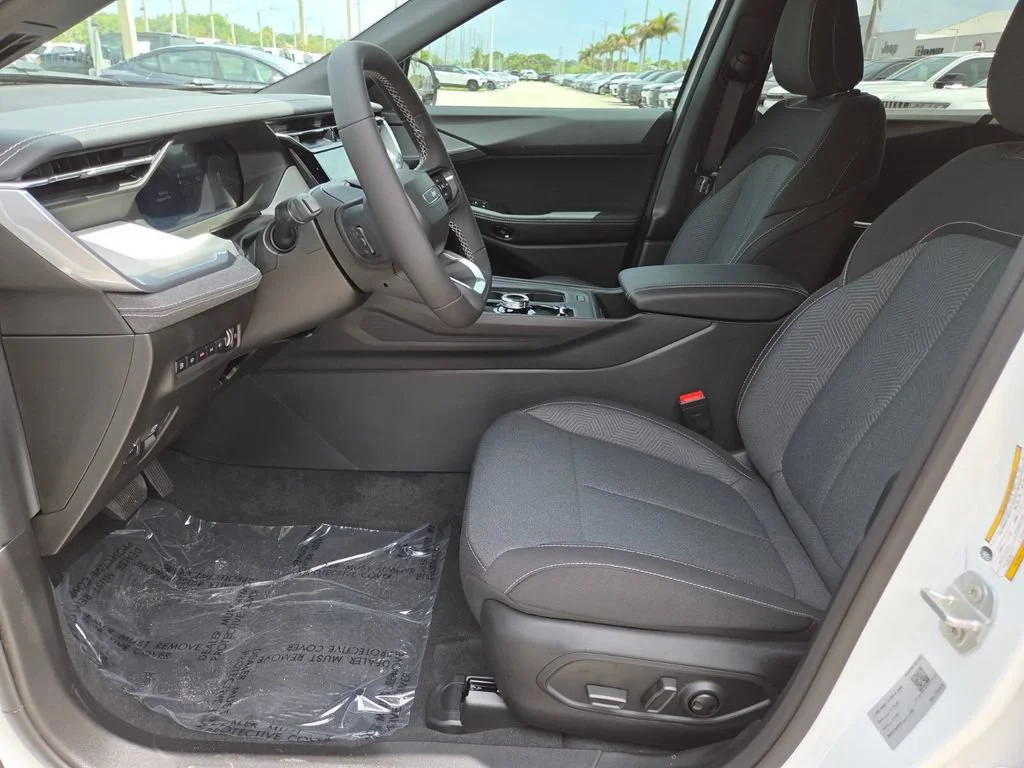 New 2026 Bright White Clearcoat Jeep Laredo image 26